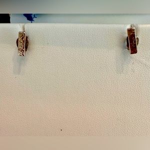 Samantha McIntosh 14k gold bar earrings.